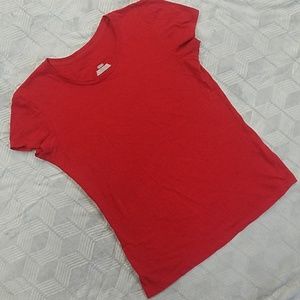 Red fitted tee shirt